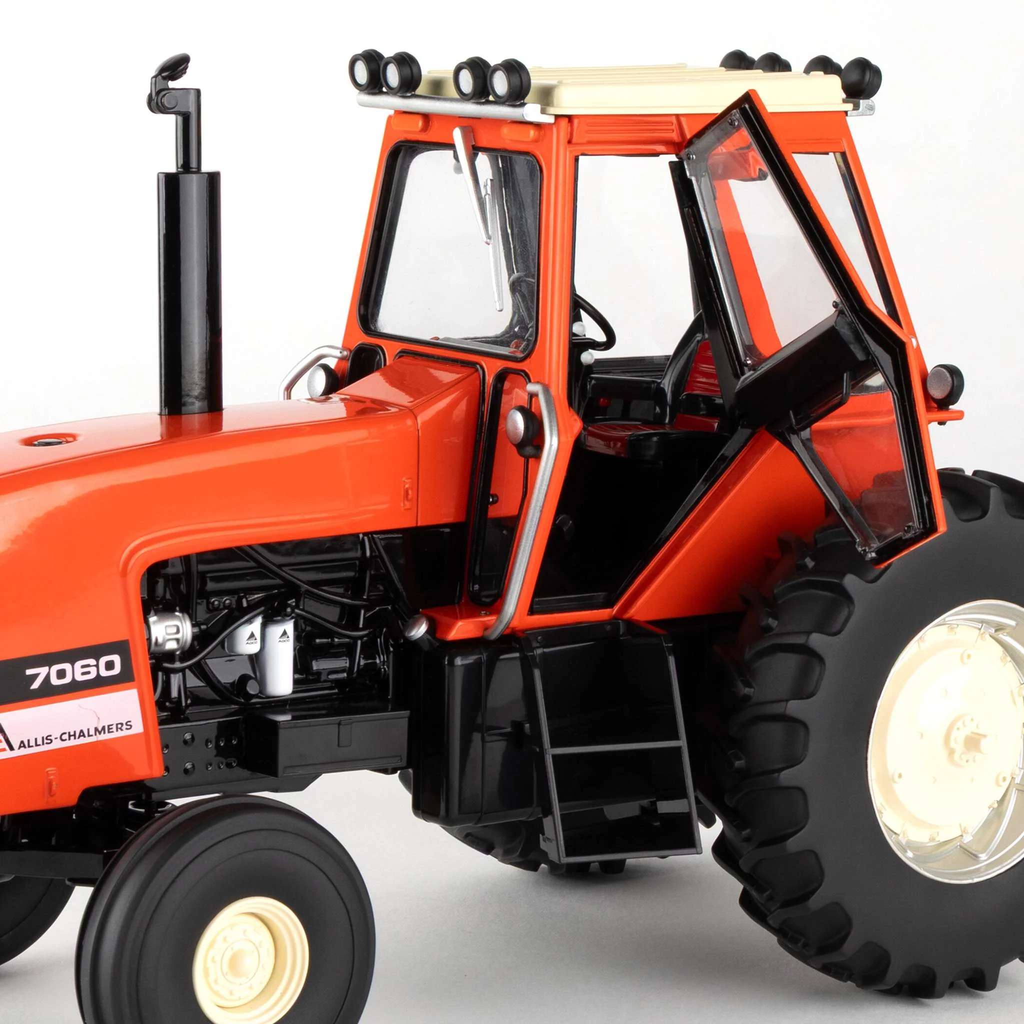 1/16 Allis Chalmers 7060 2WD Tractor with Acousta Cab II & Black Chassis, ERTL Prestige Collection - Image 3