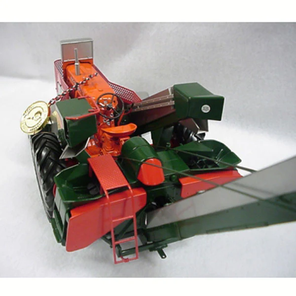 1/16 Allis Chalmers D-17 Tractor with New Idea Picker, Precision Series #8 by ERTL - Image 2
