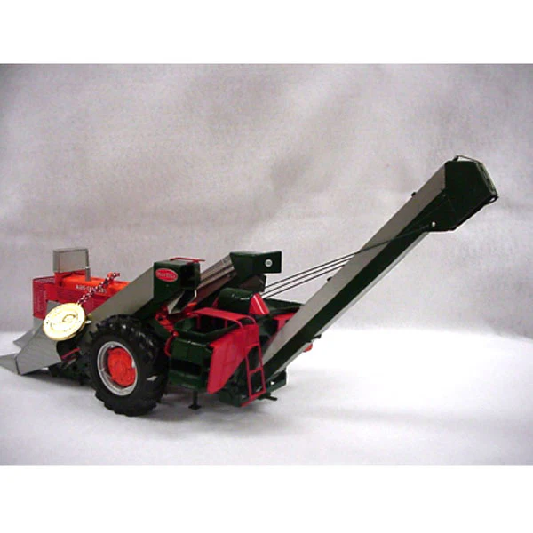 1/16 Allis Chalmers D-17 Tractor with New Idea Picker, Precision Series #8 by ERTL - Image 3