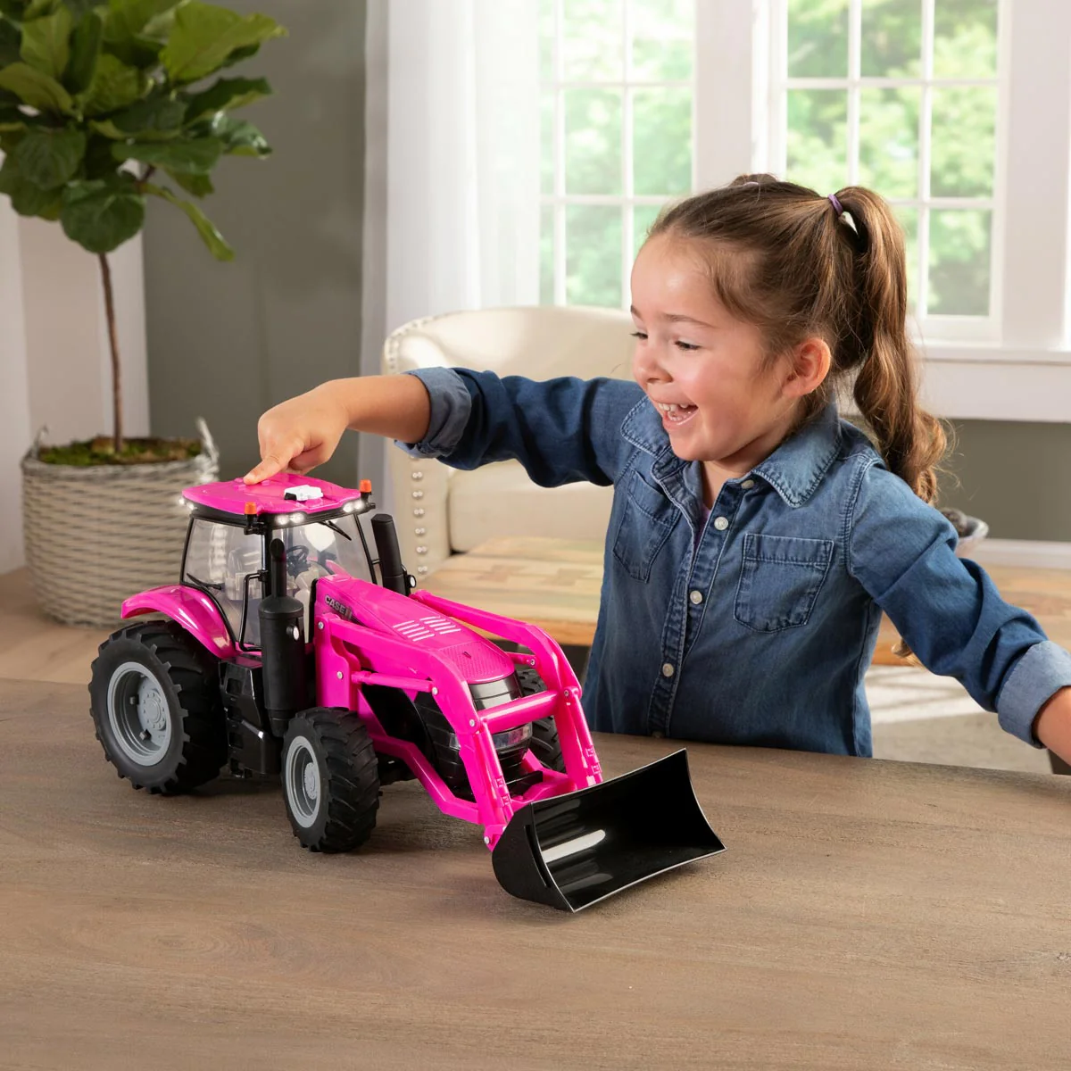1/16 Pink Case IH Magnum Tractor with Front Loader and Lights & Sounds, ERTL Big Farm - Image 9