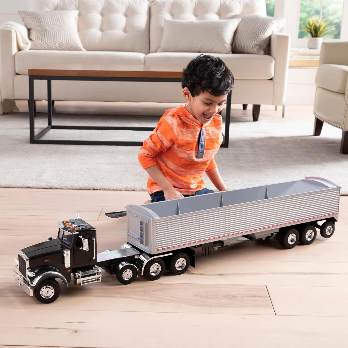 1/16 Big Roads Black Peterbilt Model 367 Semi Truck with Grain Trailer and Lights & Sounds - Image 3