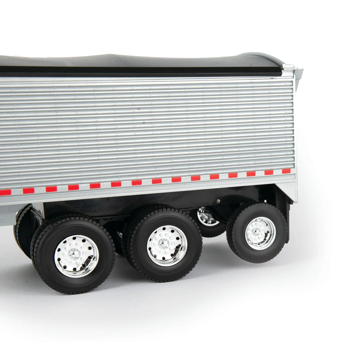 1/16 Big Roads Black Peterbilt Model 367 Semi Truck with Grain Trailer and Lights & Sounds - Image 4