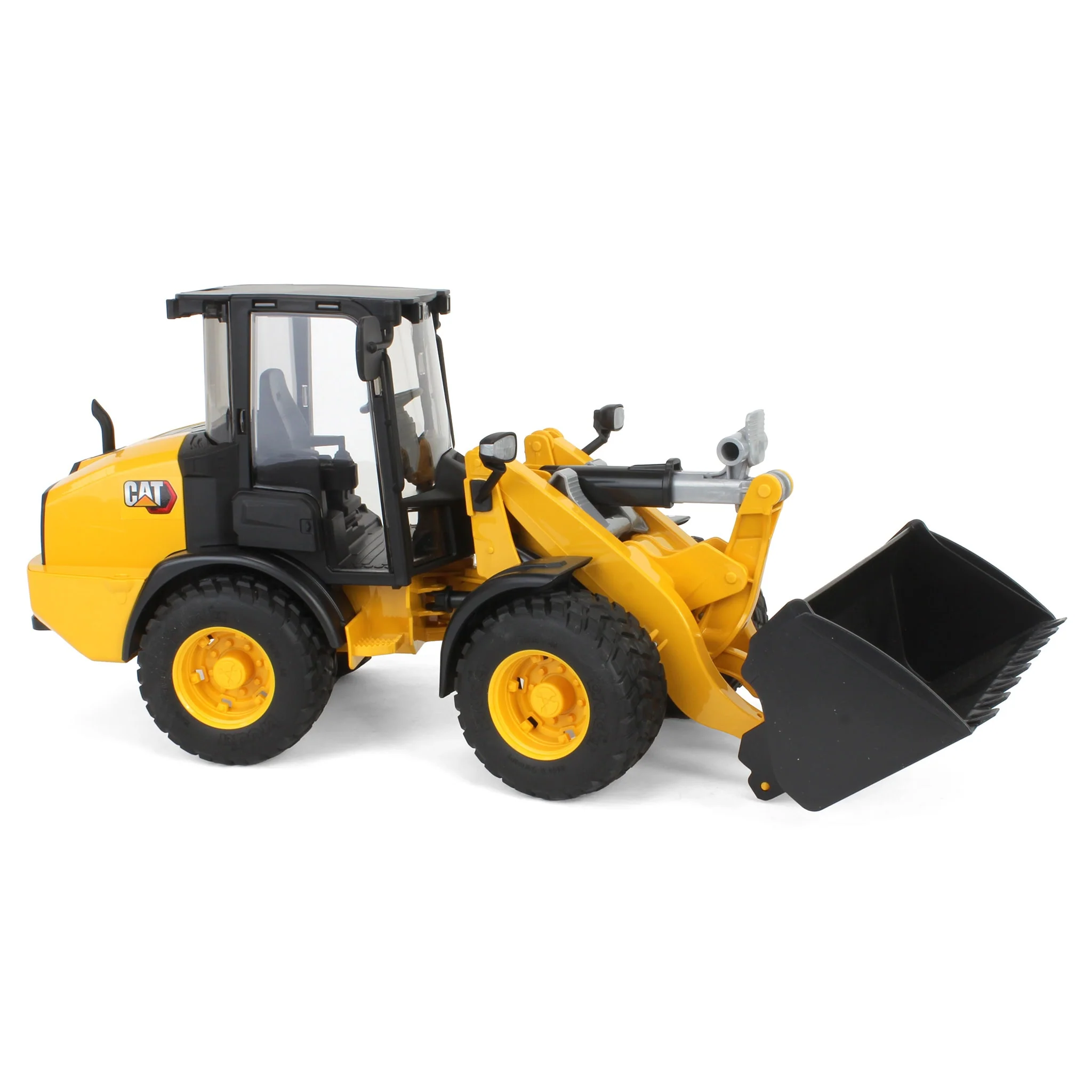 1/16 CAT Wheel Loader by Bruder - Image 2