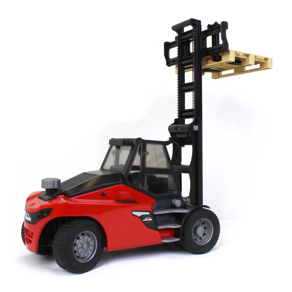 1/16 Bruder Linde HT160 Forklift with Pallet and 3 Pallet Cages - Image 3