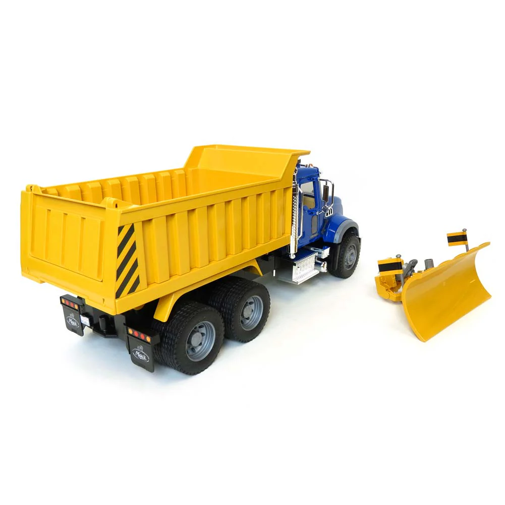 1/16 MACK Granite Dump Truck with Snow Plow and Flashing Lights by Bruder - Image 4