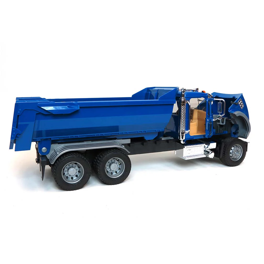 1/16 MACK Granite Halfpipe Dump Truck by Bruder - Image 4