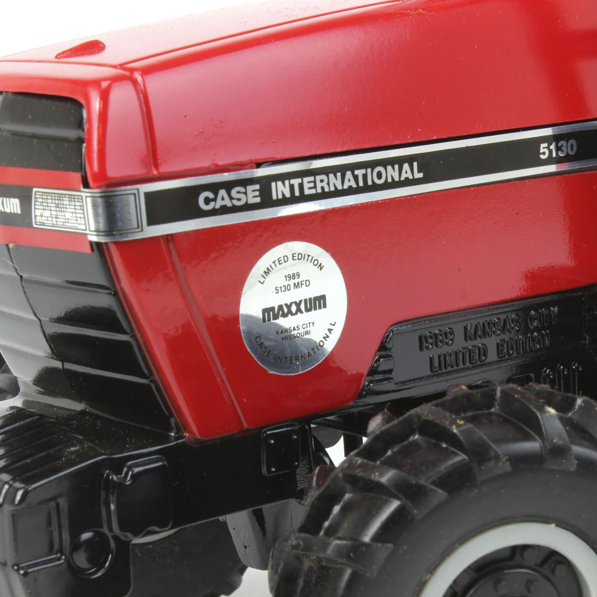 1/16 Case IH 5130 Maxxum Tractor by ERTL, Kansas City, MO Dealer Edition - Image 6