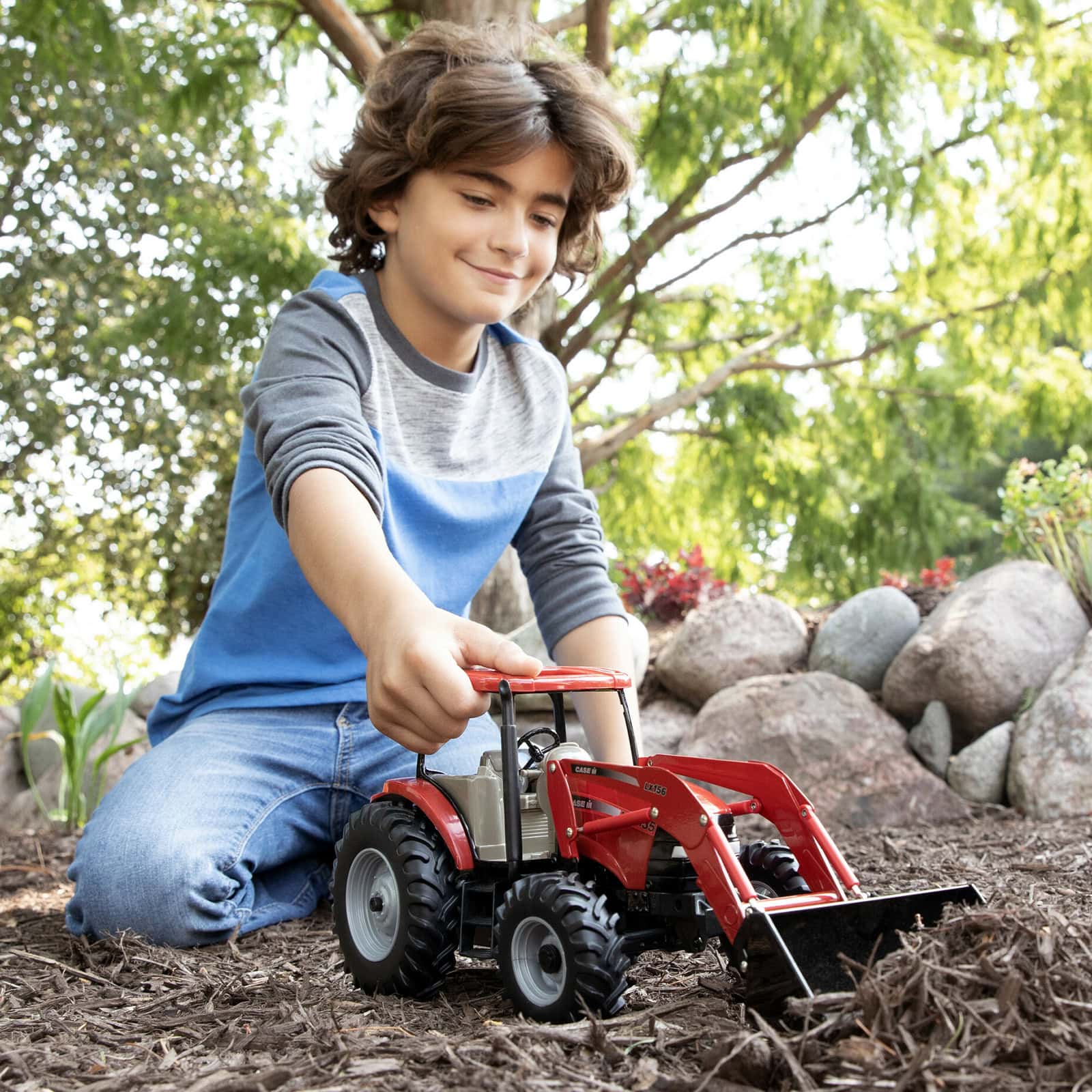 1/16 Case IH MXU 135 Tractor with Loader by ERTL - Image 7
