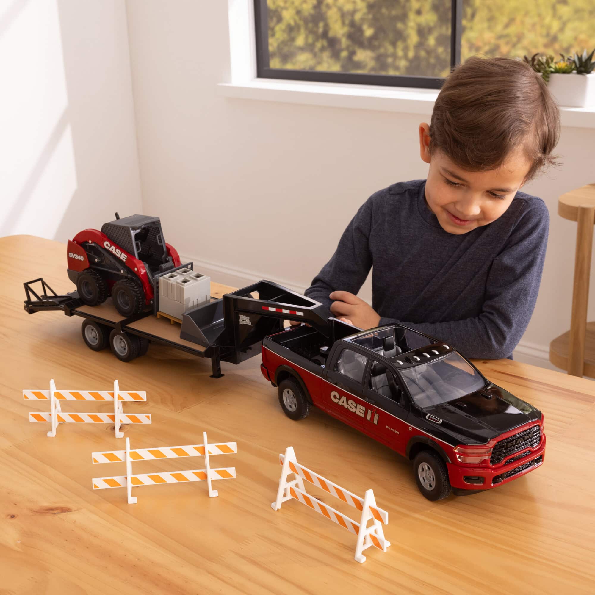1/16 Case IH Ram Pickup Truck with Case SV340 Skid Loader, ERTL Big Farm - Image 12