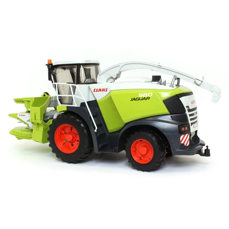 1/16 Claas Jaguar 980 Forage Harvester by Bruder - Image 3