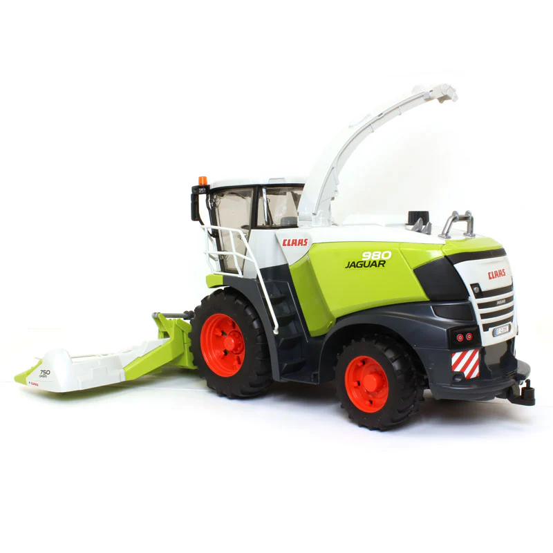 1/16 Claas Jaguar 980 Forage Harvester by Bruder - Image 4