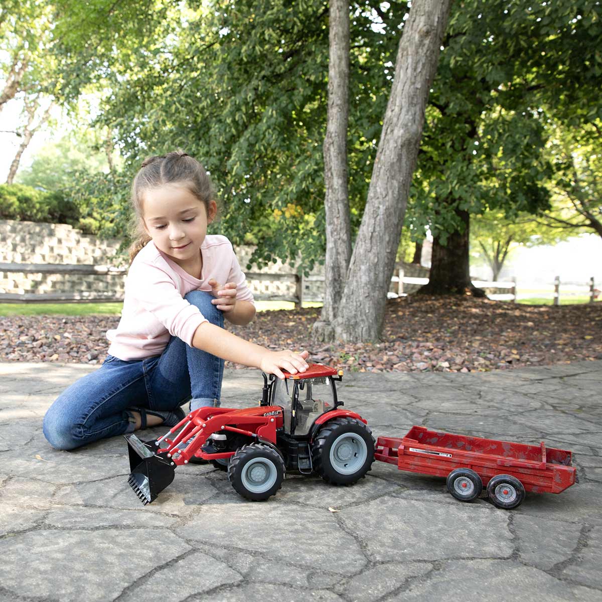 1/16 ERTL Big Farm Case IH Puma 195 Tractor with Loader & "Muddy" Spreader - Image 9