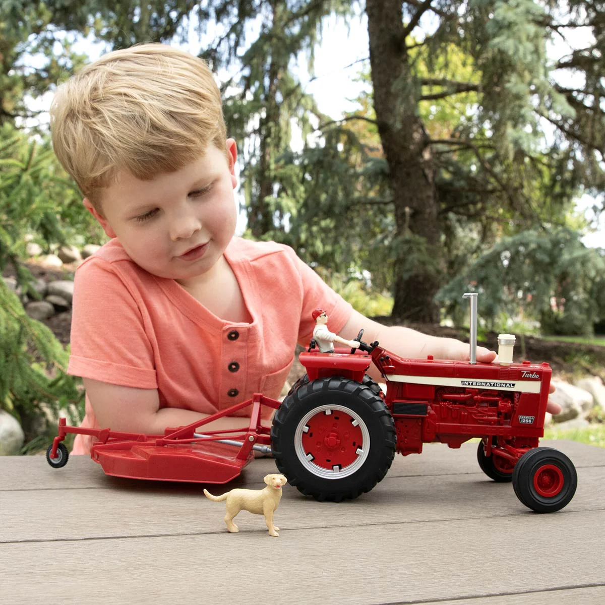 1/16 ERTL Big Farm Farmall 1256 Tractor with Mower & Figures - Image 9
