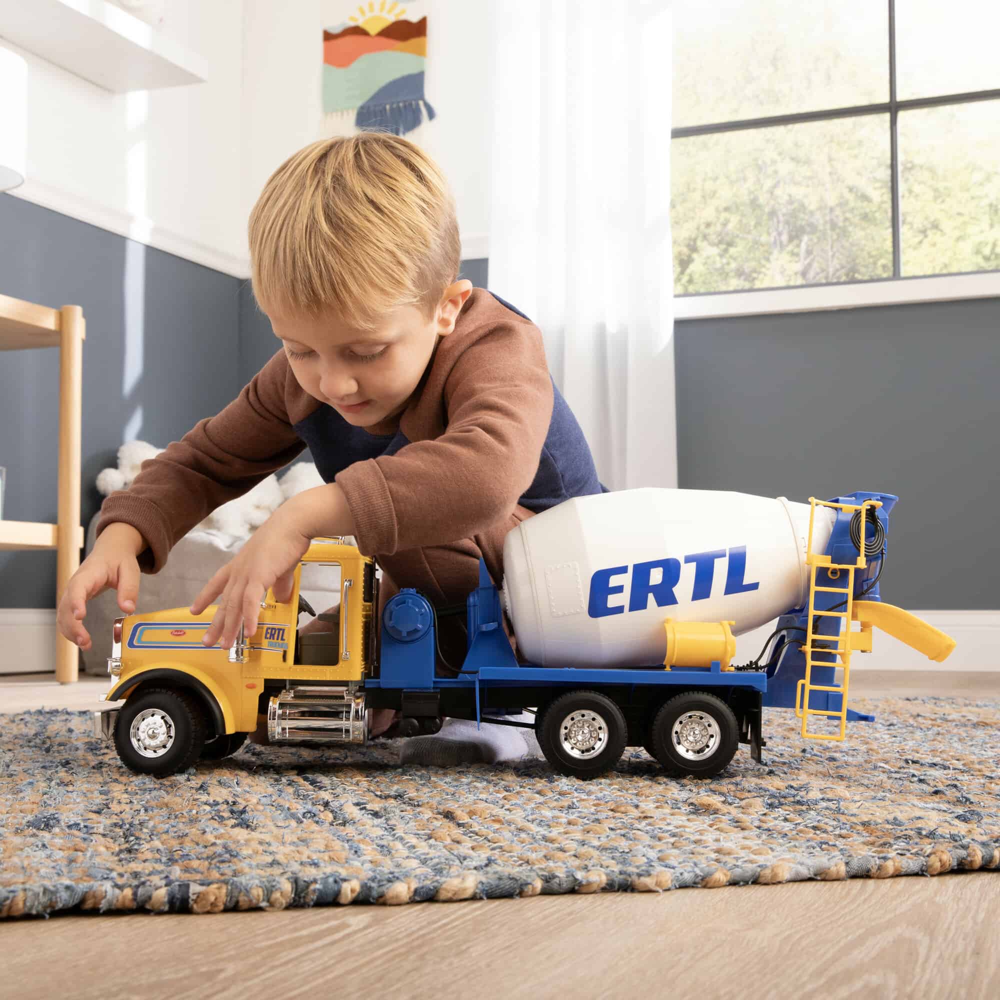 1/16 Big Farm Peterbilt Model 367 Cement Mixer Truck, ERTL Yellow & Blue, - Image 4