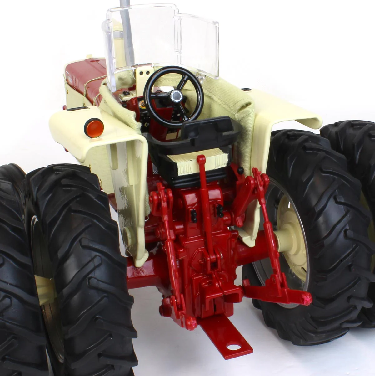 1/16 Farmall 1206 Tractor with Windbreaker by ERTL, 2021 National Farm Toy Museum - Image 5