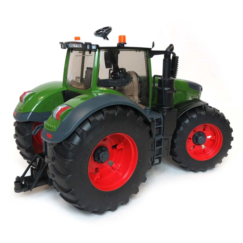 1/16 Fendt 1050 Vario Tractor by Bruder - Image 4