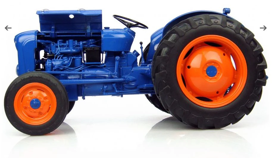 1/16 Fordson Dexta Tractor (1960-1962) by Universal Hobbies - Image 3