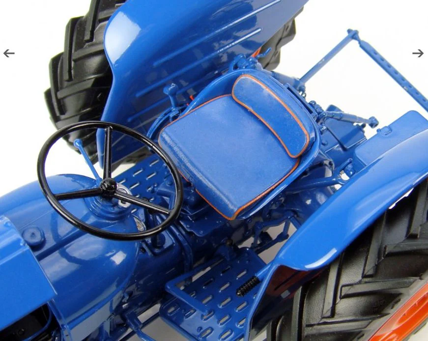1/16 Fordson Dexta Tractor (1960-1962) by Universal Hobbies - Image 4