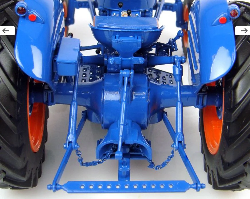 1/16 Fordson Dexta Tractor (1960-1962) by Universal Hobbies - Image 7