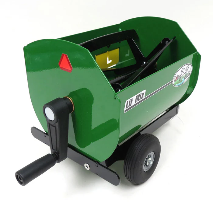 1/16 Green Steel Feed Mixer Wagon - Image 3
