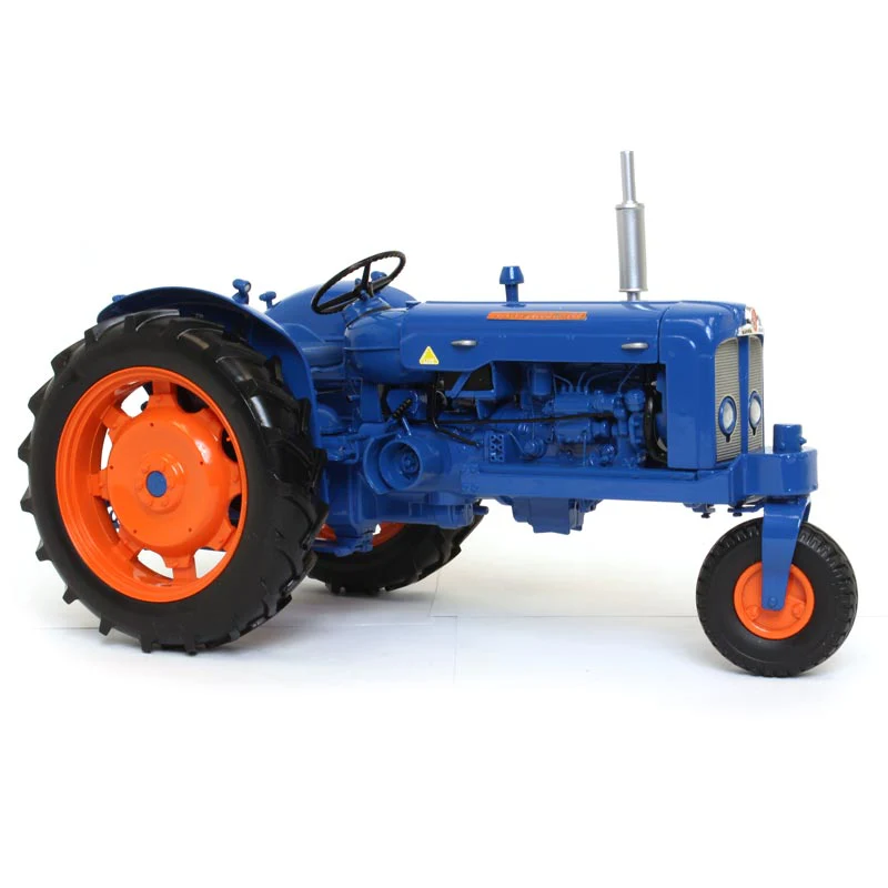 1/16 Fordson Super Major Tricycle Row Crop Tractor by Universal Hobbies - Image 2