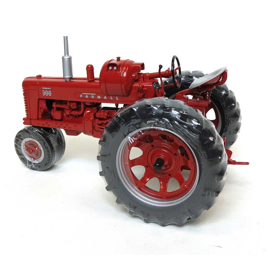 1/16 IH Farmall 300 LPG Tractor with Narrow Front by SpecCast - Image 4