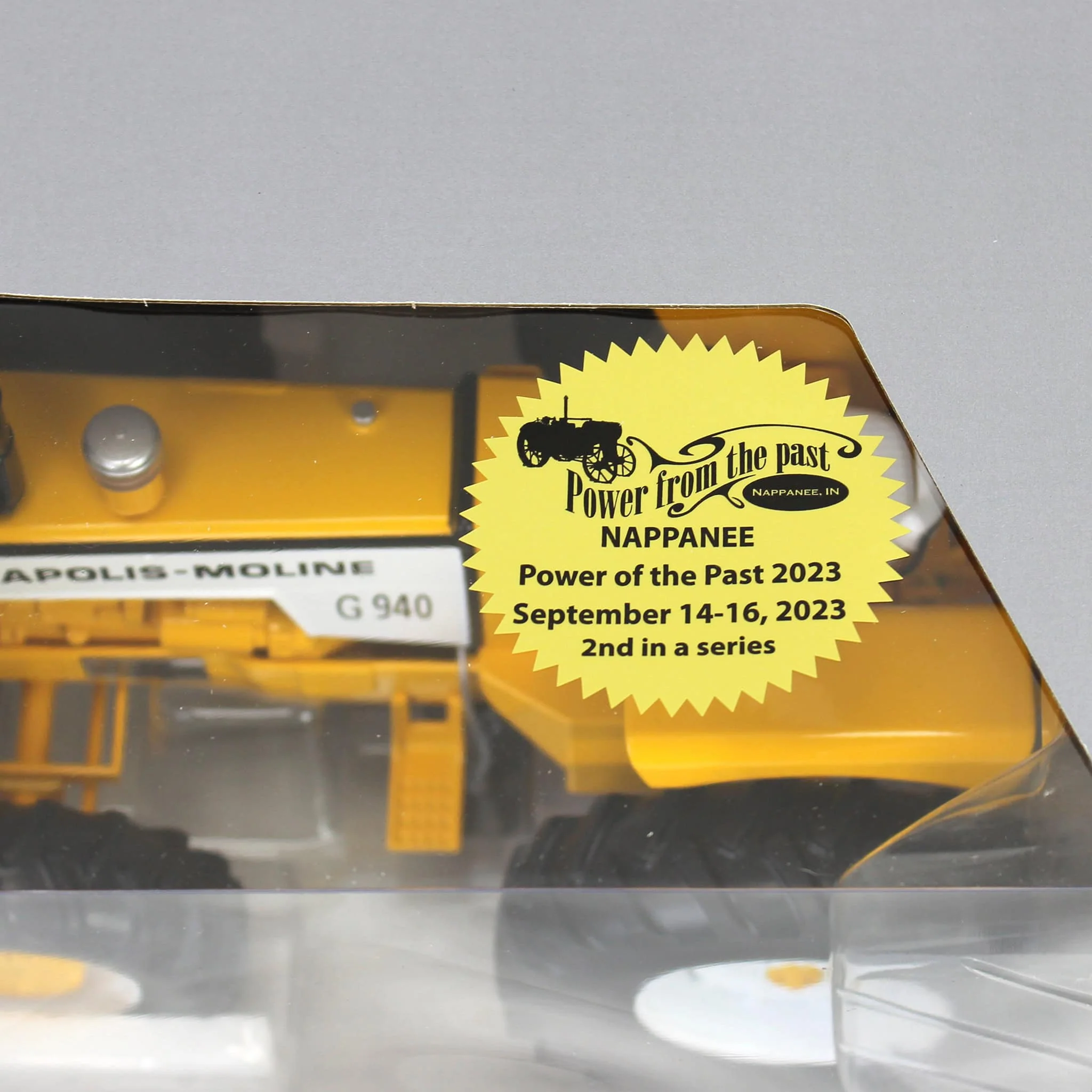 1/16 Minneapolis Moline G940 Diesel Tractor with MFD by SpecCast, Napanee Show Limited Edition - Image 7