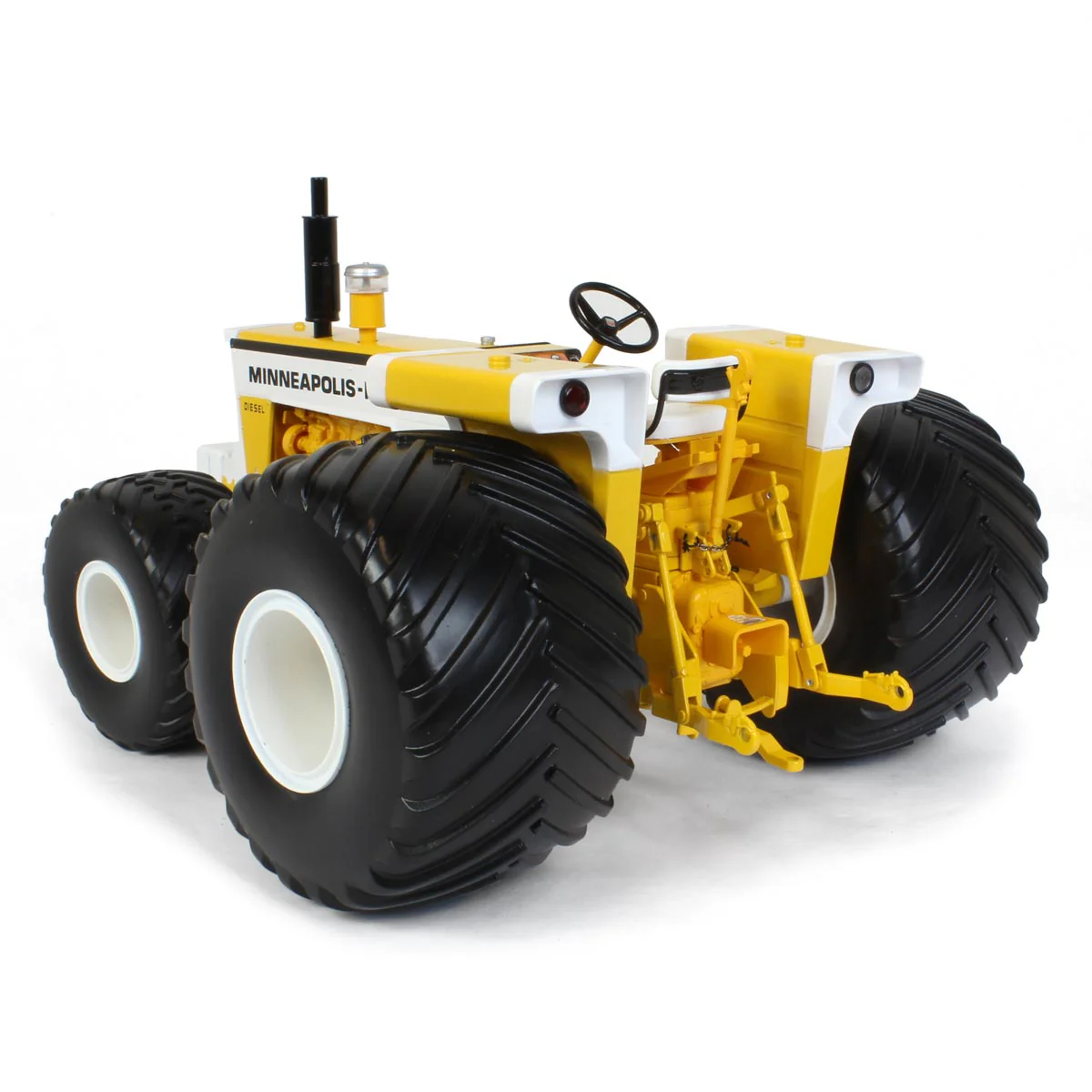 1/16 Minneapolis Moline G940 Tractor with Large Terra Tires by SpecCast - Image 4