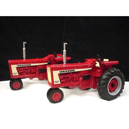 1/16 IH Farmall 706 & 806 2 Piece Collector Set with Precision Wheels & Tires - Image 2