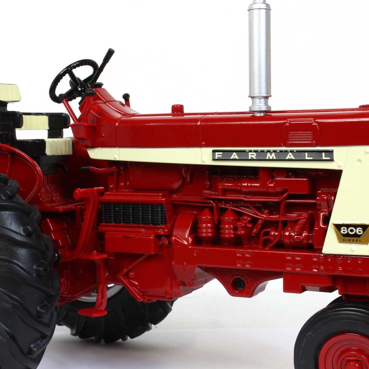 1/16 IH Farmall 806 Tractor with Narrow Front, Prestige Collection by ERTL - Image 6