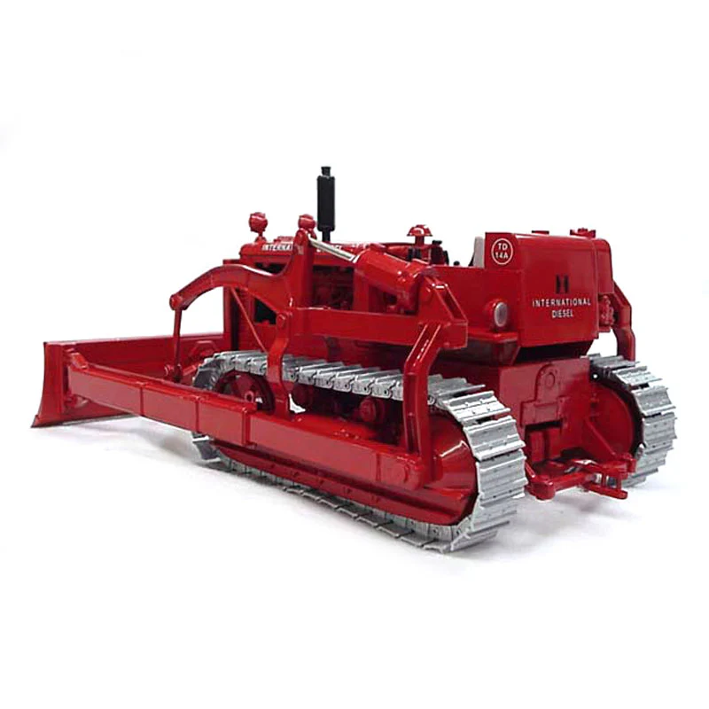 1/16 International Harvester TD-14A with Blade & Steel Tracks by SpecCast - Image 2