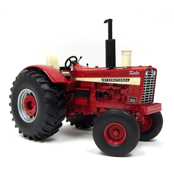 1/16 International 1256 with Wheatland Fenders by ERTL - Image 2