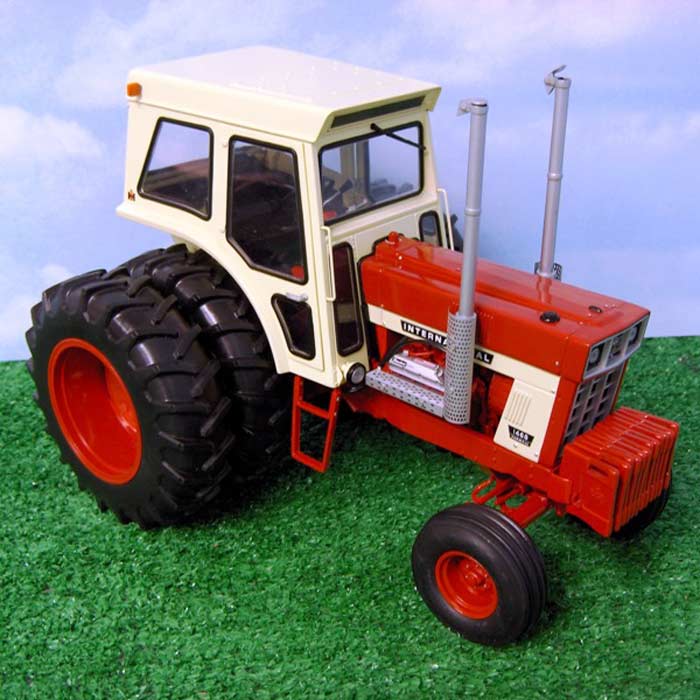 1/16 International 1468 with Duals, Precision Key Series #3 by ERTL - Image 4