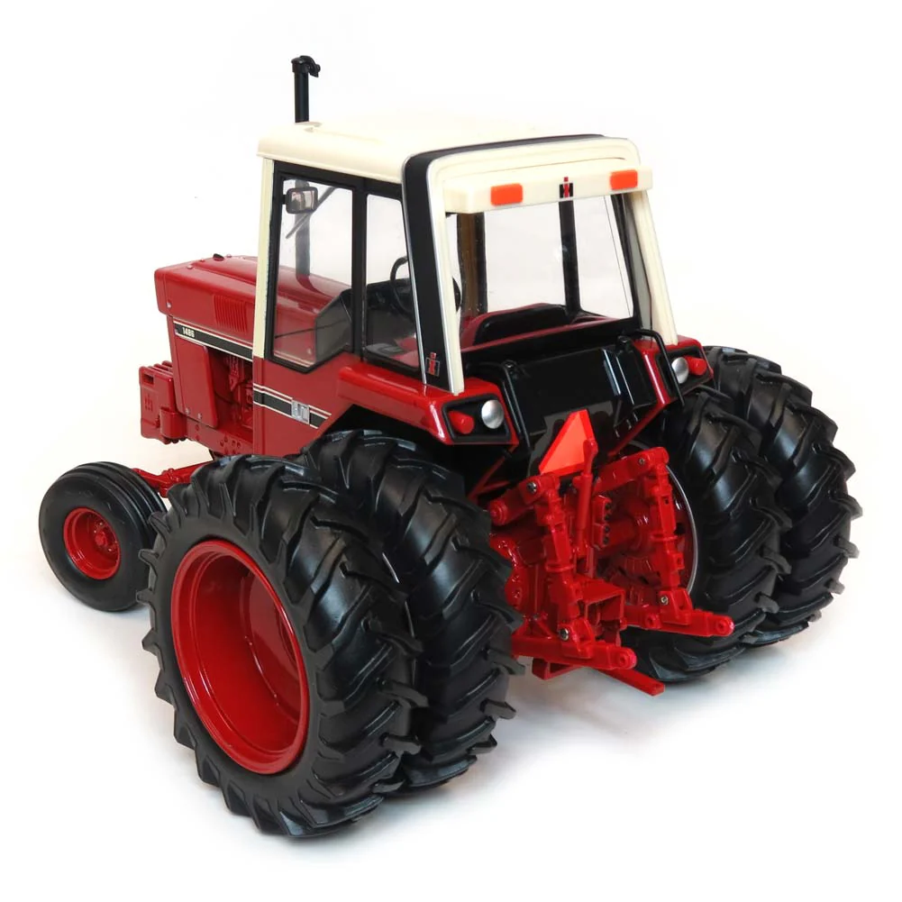 1/16 International 1486 Tri-Stripe Tractor with Duals, ERTL Prestige Collection - Image 4