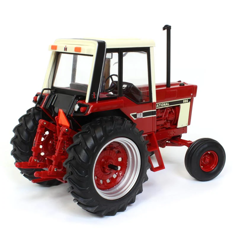 1/16 International 886 Tractor with Cab by ERTL, 2018 National Farm Toy Show - Image 4