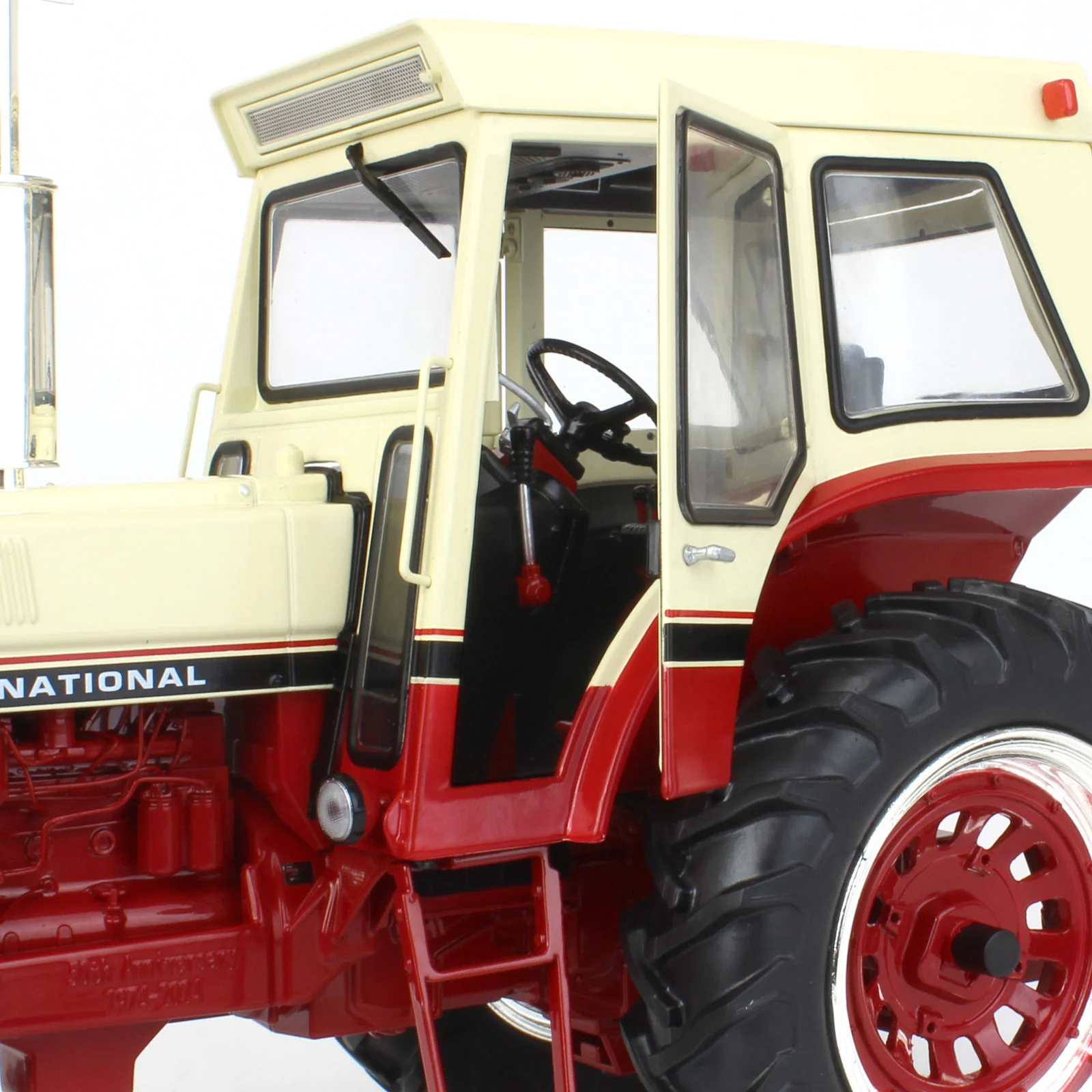 (B&D) 1/16 International Harvester 1066 5 Millionth Tractor, 50th Anniversary, ERTL Precision - Cosmetic Imperfections - Image 5