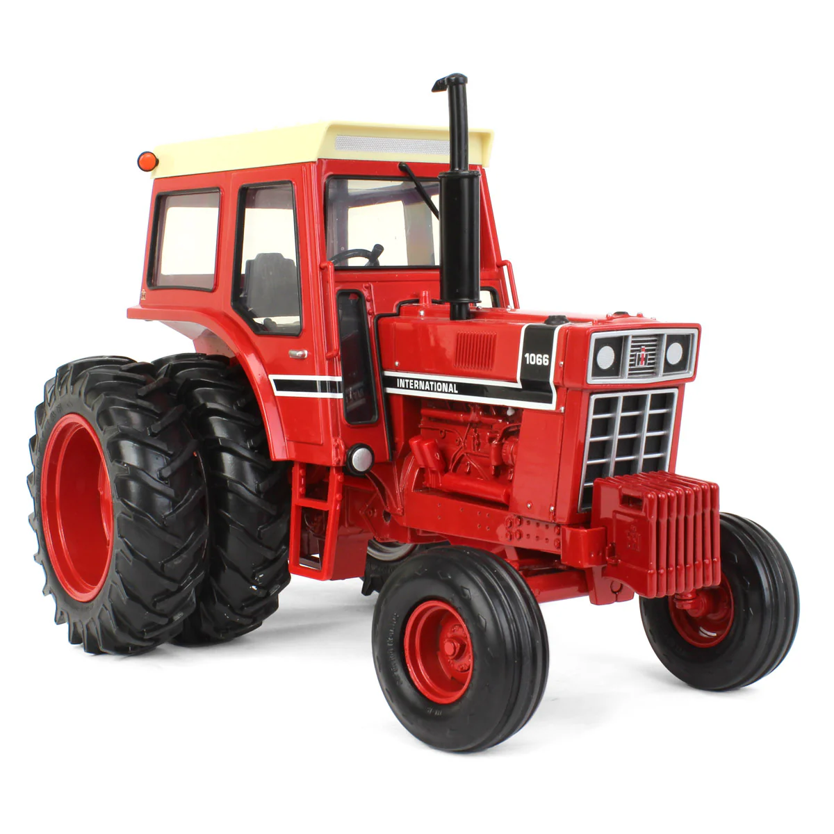 1/16 International 1066 Red Cab with Precision Duals, 2006 Toy Tractor Times - Image 2