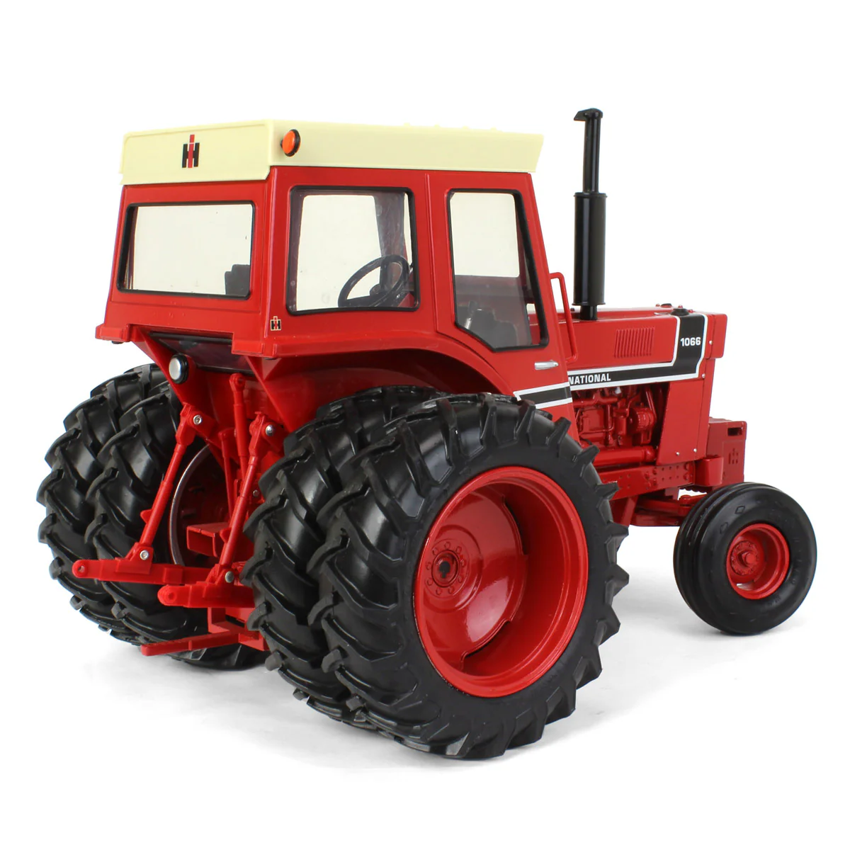 1/16 International 1066 Red Cab with Precision Duals, 2006 Toy Tractor Times - Image 3