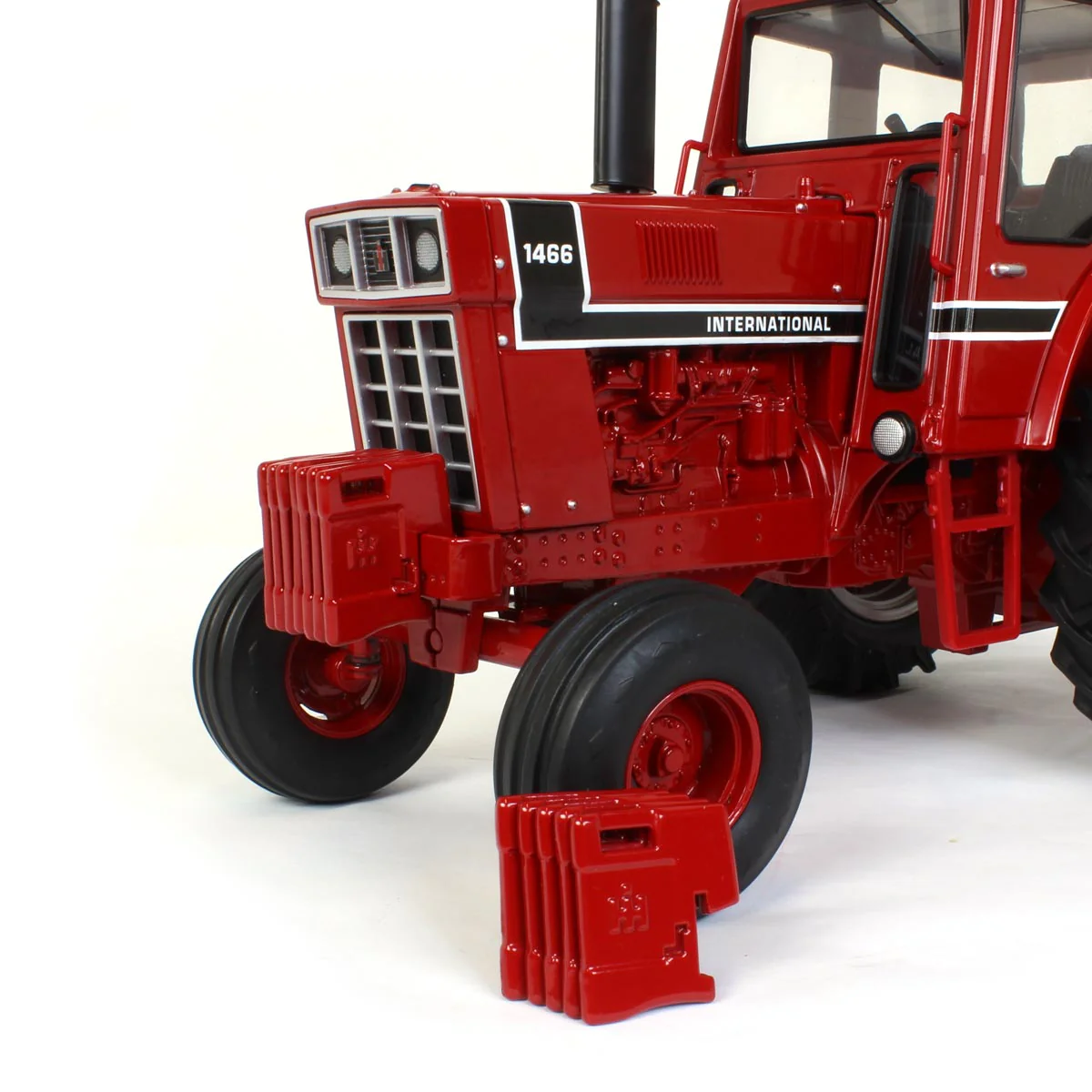 1/16 International Harvester 1466 Black Stripe 2WD Tractor with Cab & Rear Duals, ERTL Prestige Collection - Image 5