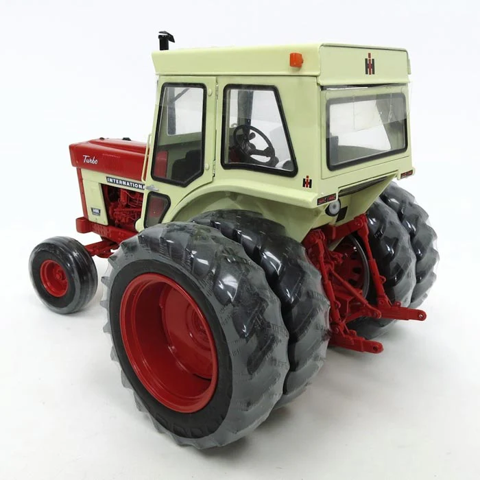 1/16 International Harvester 1466 Turbo Tractor with White Cab and Duals, Precision Series #18 by ERTL - Image 4