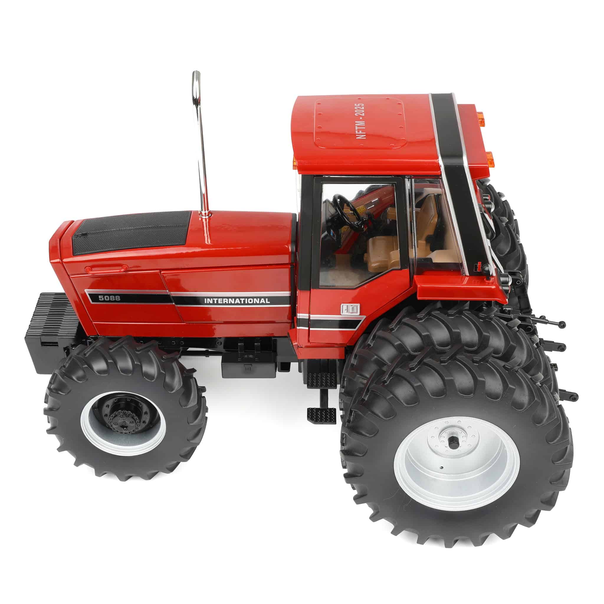 1/16 International Harvester 5088 Tractor, 2025 National Farm Toy Museum - Image 5