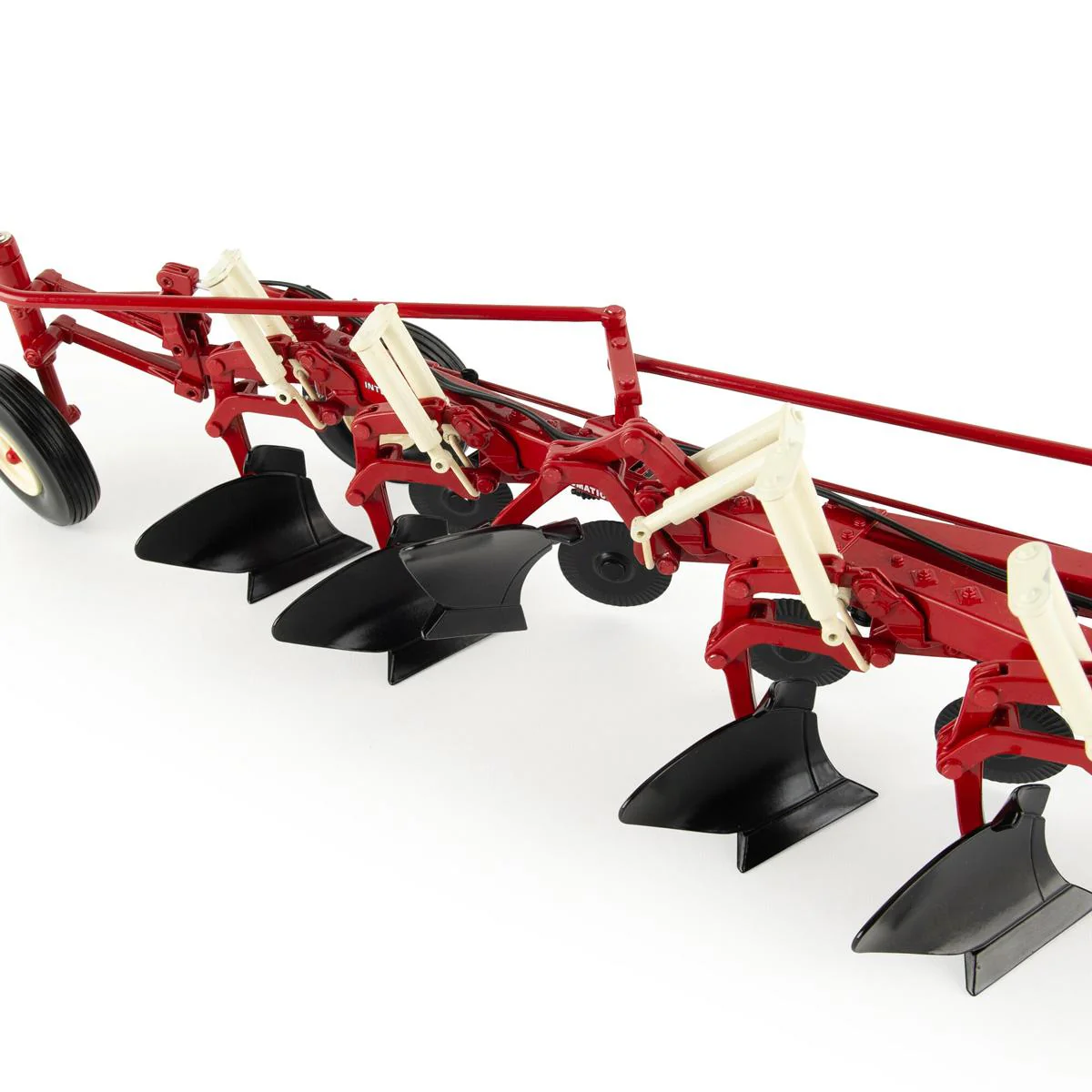1/16 International Harvester 986 Tractor with Cab & 720 Plow, ERTL Precision Heritage Series - Image 13