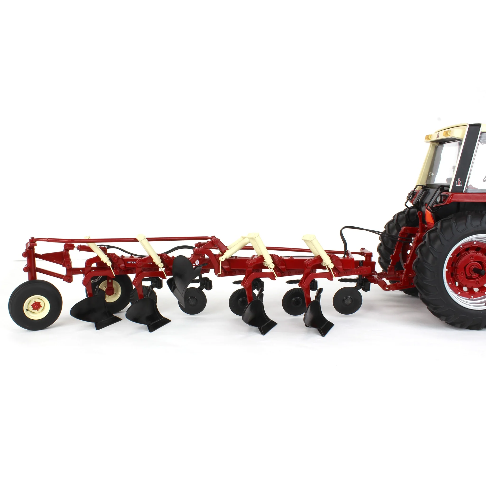 1/16 International Harvester 986 Tractor with Cab & 720 Plow, ERTL Precision Heritage Series - Image 5