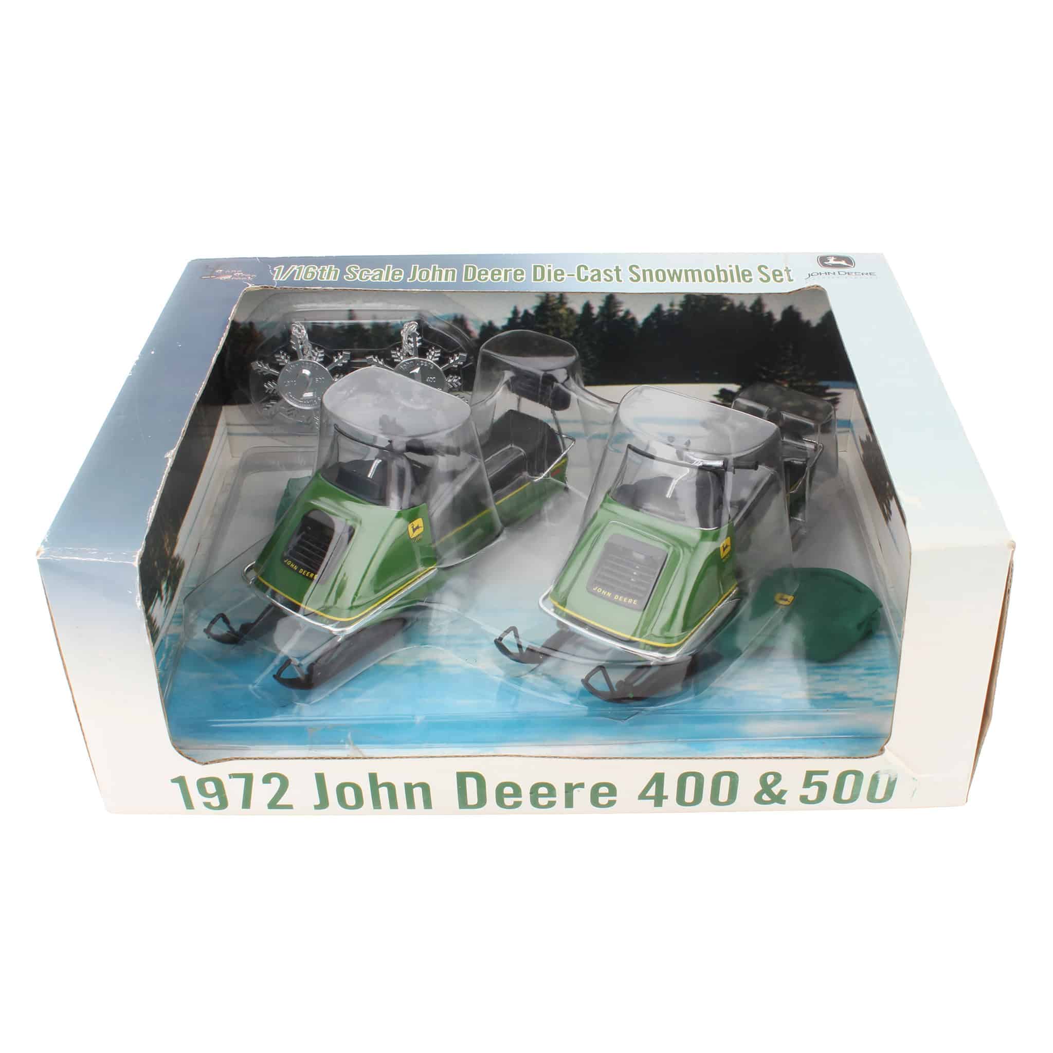 1/16 John Deere 400 & 500 Snowmobile Historical Series Dealer Set with Covers & Medallions - Image 2
