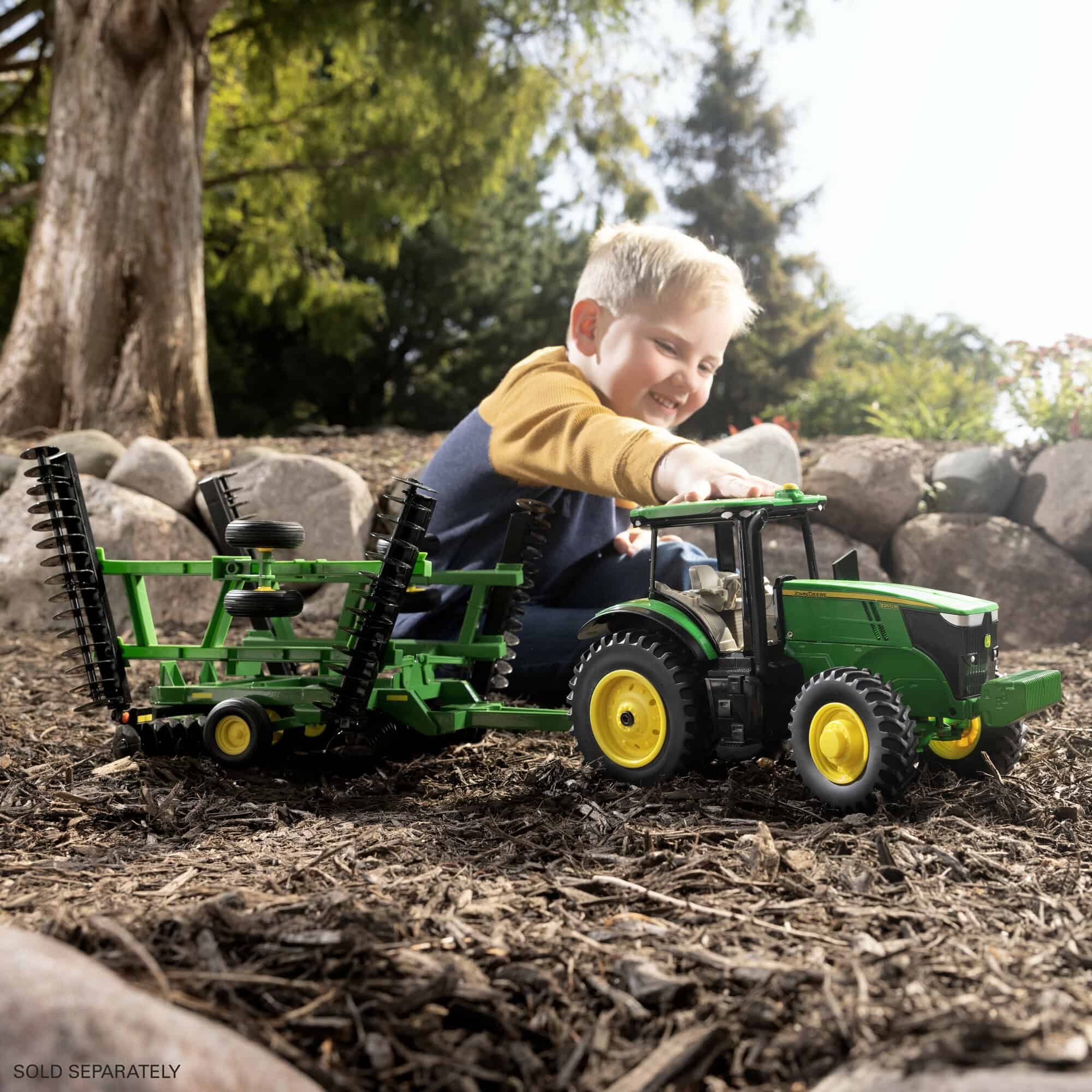 1/16 John Deere 637 Flex Fold Disk, ERTL Replica Play - Image 11