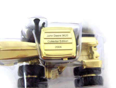 1/16 John Deere 9620 Tractor with Duals & 1/64 Gold John Deere 9620 Tractor, Collector's Edition by ERTL - Image 3