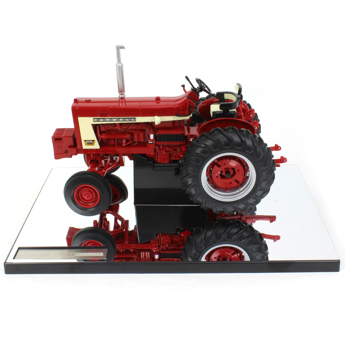 1/16 Farmall 806 Tractor by ERTL, Farmall 100th Anniversary Limited Edition - Image 6