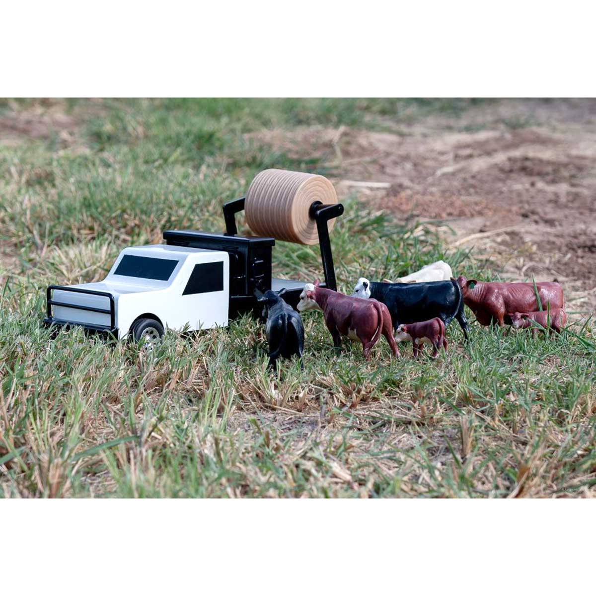 1/16 Little Buster Toys Cake Feeder - Image 2