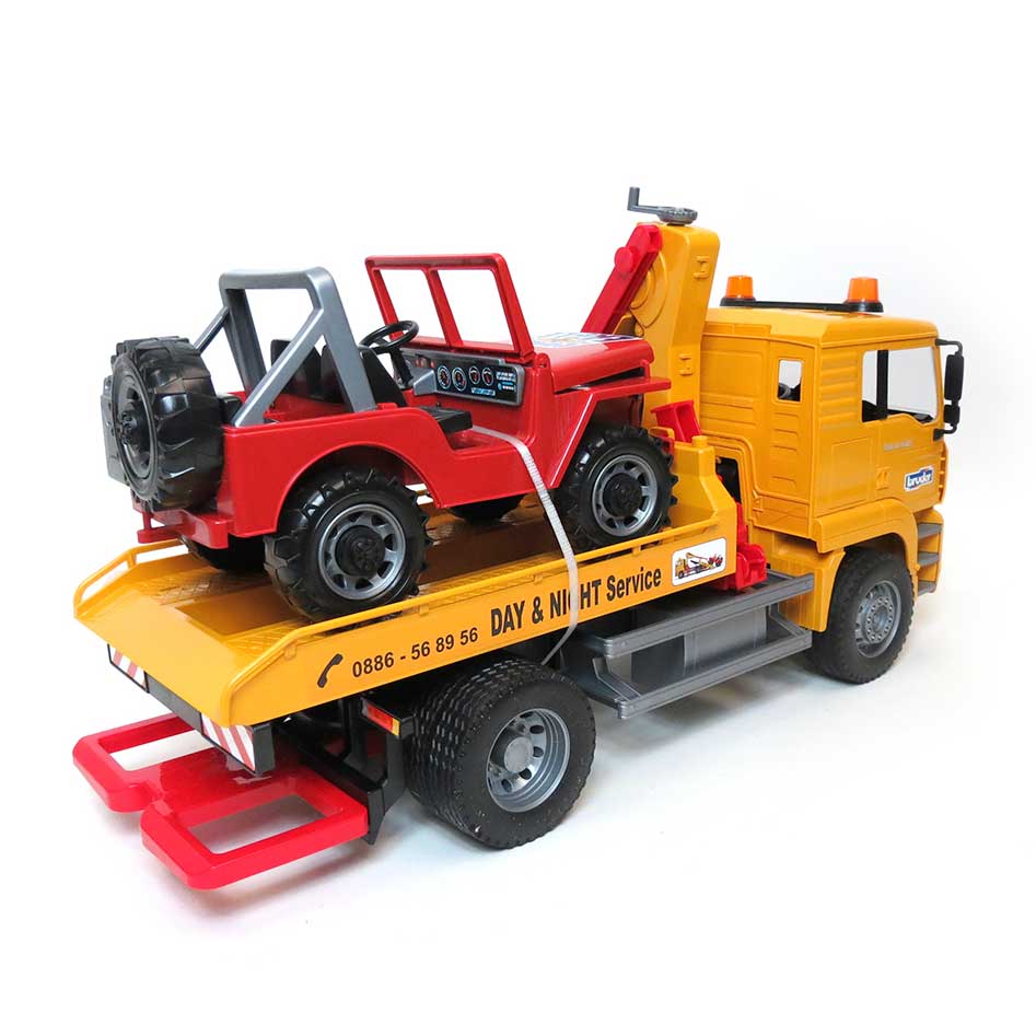 1/16 MAN Actros Tow Truck with Cross Country Vehicle by Bruder - Image 6