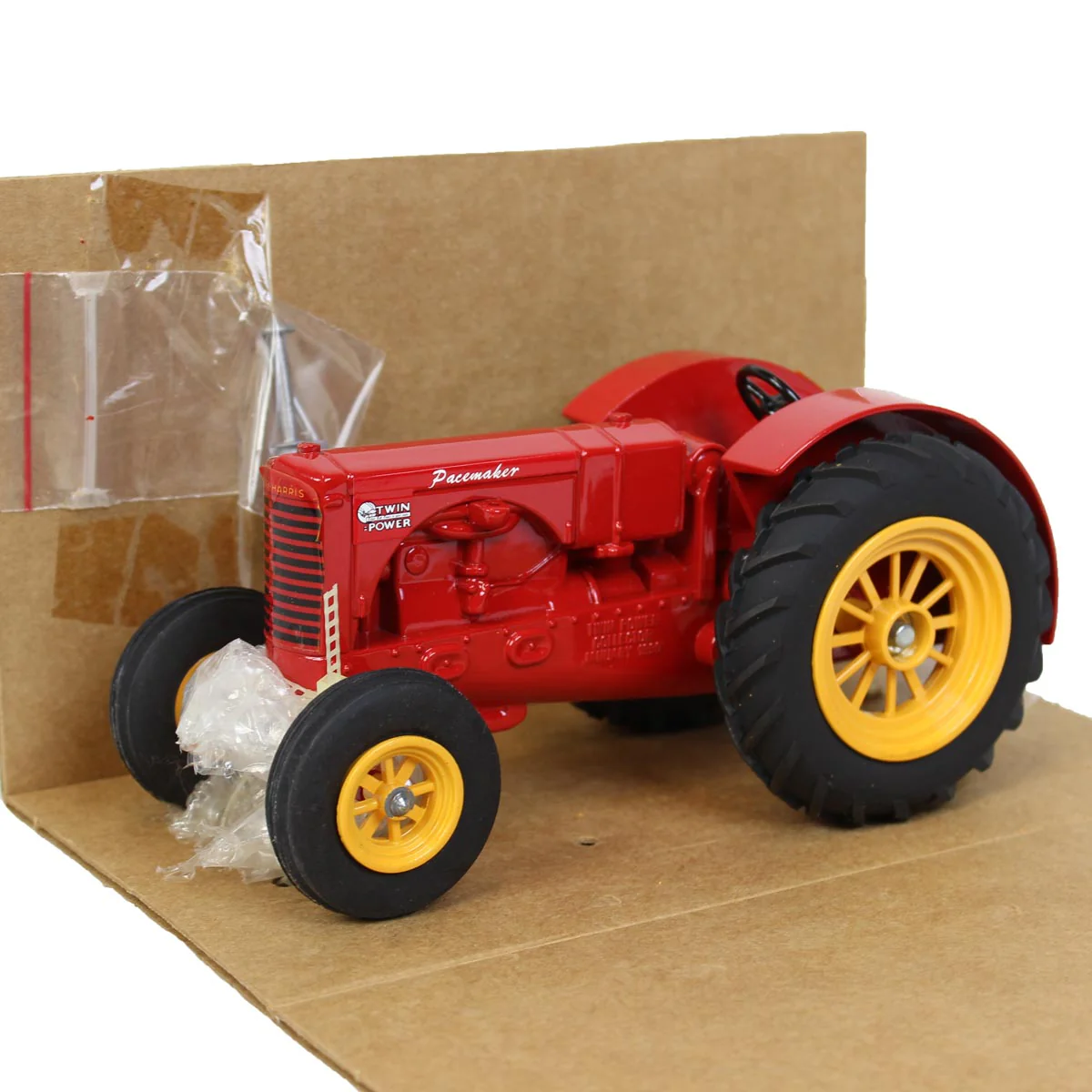 1/16 Massey Ferguson Twin Power Pacemaker Diecast Tractor - Image 2
